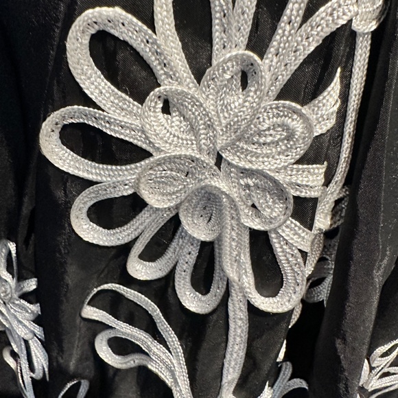 Laura Dress Size 6 BEAUTIFUL Cut and Style - Picture 7 of 7